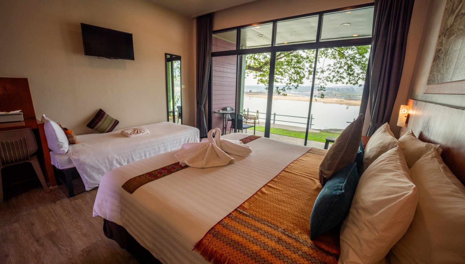 Khong Chiam Orchid Riverside Resort Slider 1